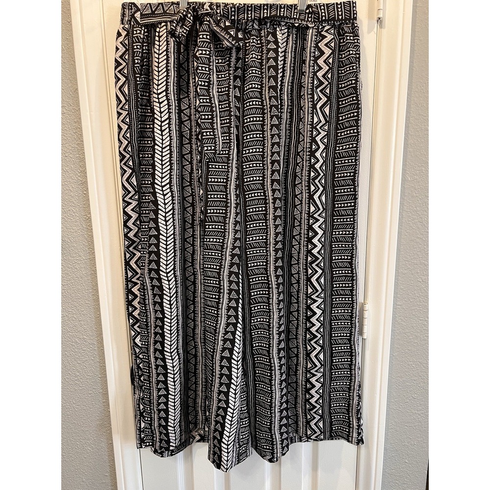 BloomChic Plus Size 26 4X Wide Leg Boho Print Tie Waist Pants Black White NWOT